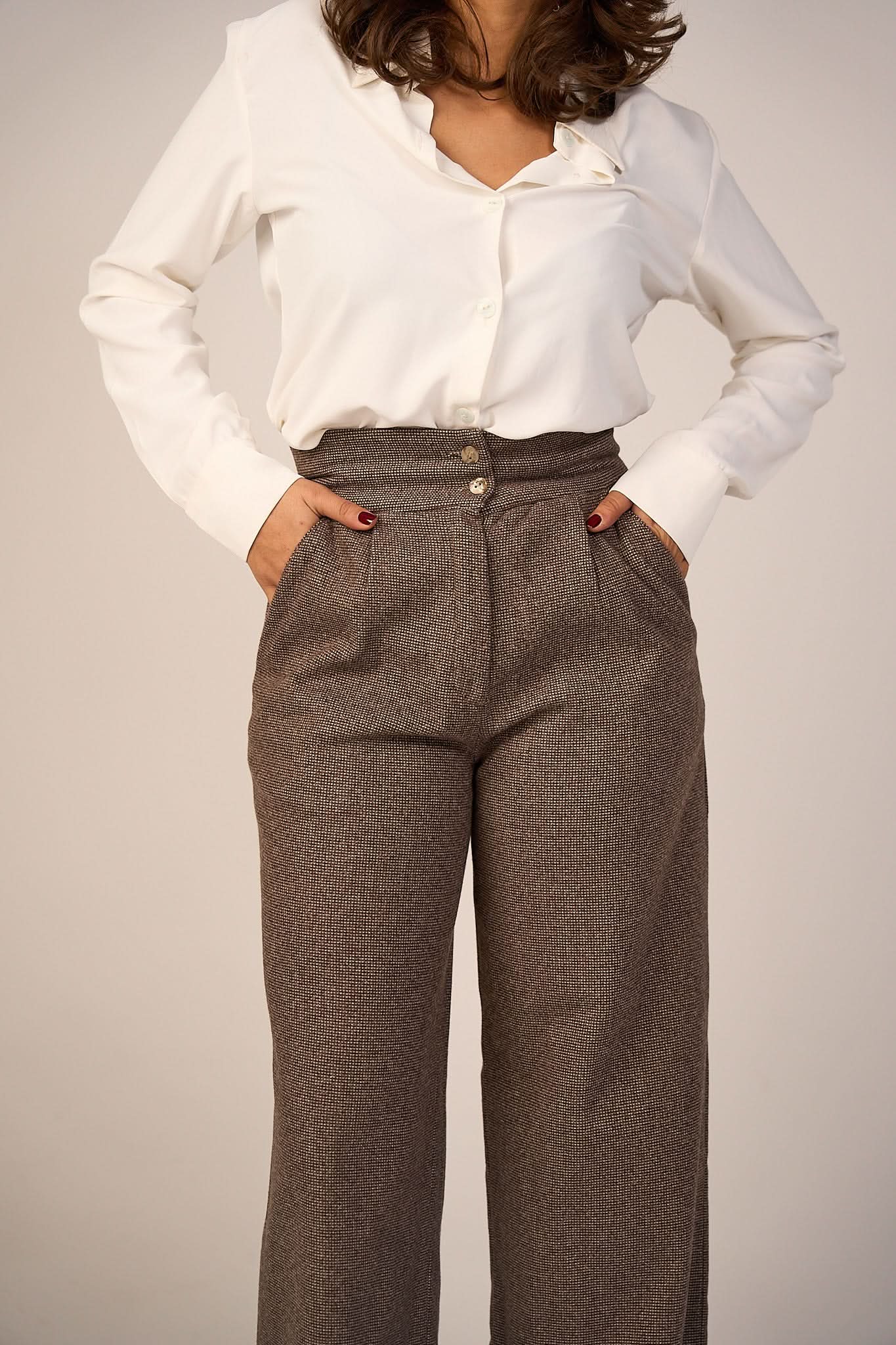 Brown High-Waist Wool Classic Trousers featuring a tailored straight-leg fit, premium wool fabric, and a sleek high-waisted design for a sophisticated look.